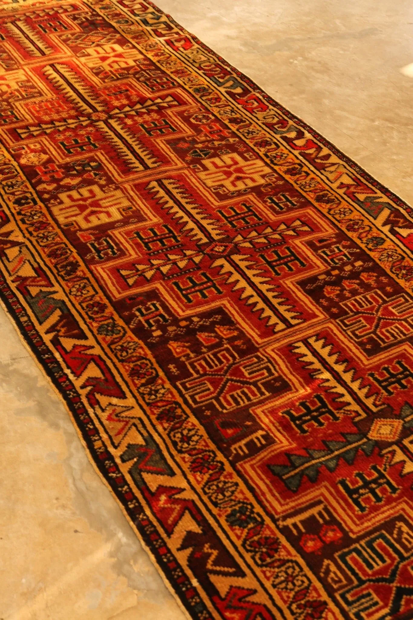 1970’s TURKISH RUNNER KILIM