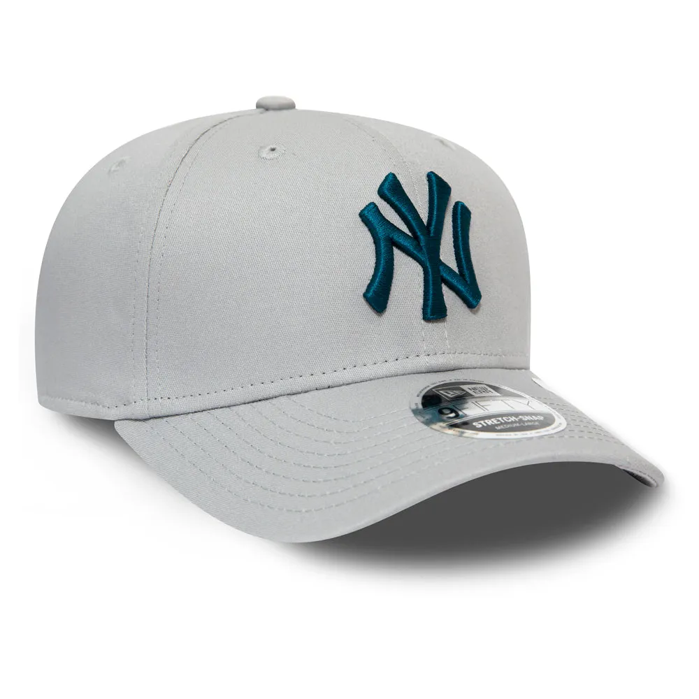 MLB New York Yankees League Essential 9fifty Snapback Cap