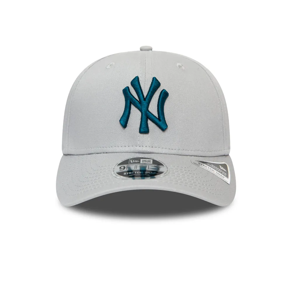 MLB New York Yankees League Essential 9fifty Snapback Cap