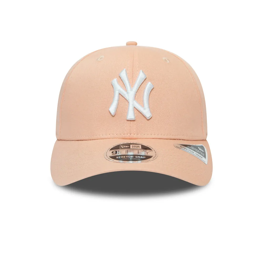 MLB New York Yankees League Essential 9fifty Snapback Cap