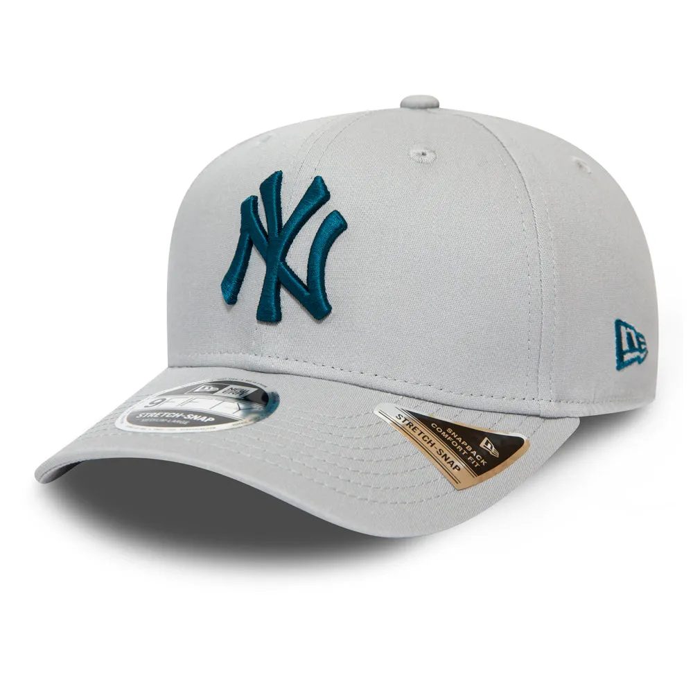 MLB New York Yankees League Essential 9fifty Snapback Cap